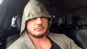 Dinu Șovea, un român care muncește în Anglia, a devenit ținta ironiilor pe Facebook: "Englezii mă vor cu orice preț!"
