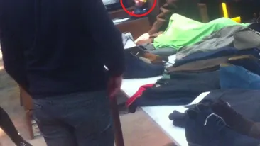 Fostul premier Tariceanu are gusturi extravagante: si-a luat ochelari cu rame verzi! Uite cum ii sta!