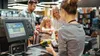 A renunțat la jobul din corporație și s-a angajat la supermarket. Ce salariu primește acum o tânără din Marea Britanie