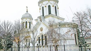 Anca Badiu sustine ca preotul i-a inapoiat acatistul fiindca nu i-a dat bani: "Am fost tratata cu dispret in biserica"