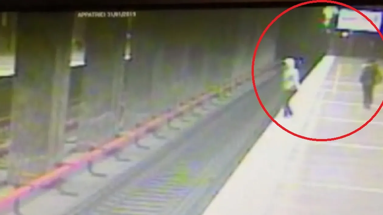 Poliția nu a aflat încă identitatea femeii care s-a sinucis în stația de metrou Apărătorii Patriei