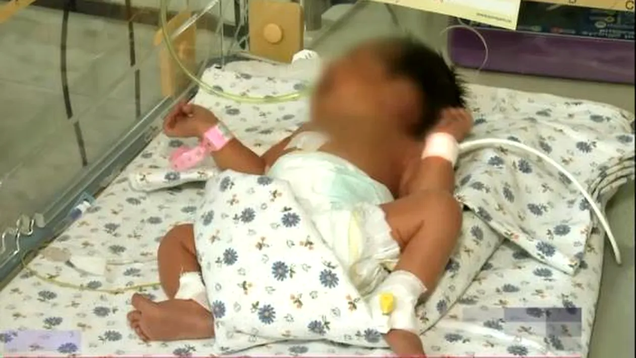 Caz şocant în Bucureşti. Un nou-născut, găsit ARUNCAT într-o pungă de gunoi PE STRADĂ