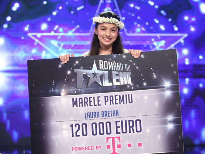 LAURA BRETAN, demonstraţie de talent! A cântat imnul Americii la mechiul echipei Chicago Bulls