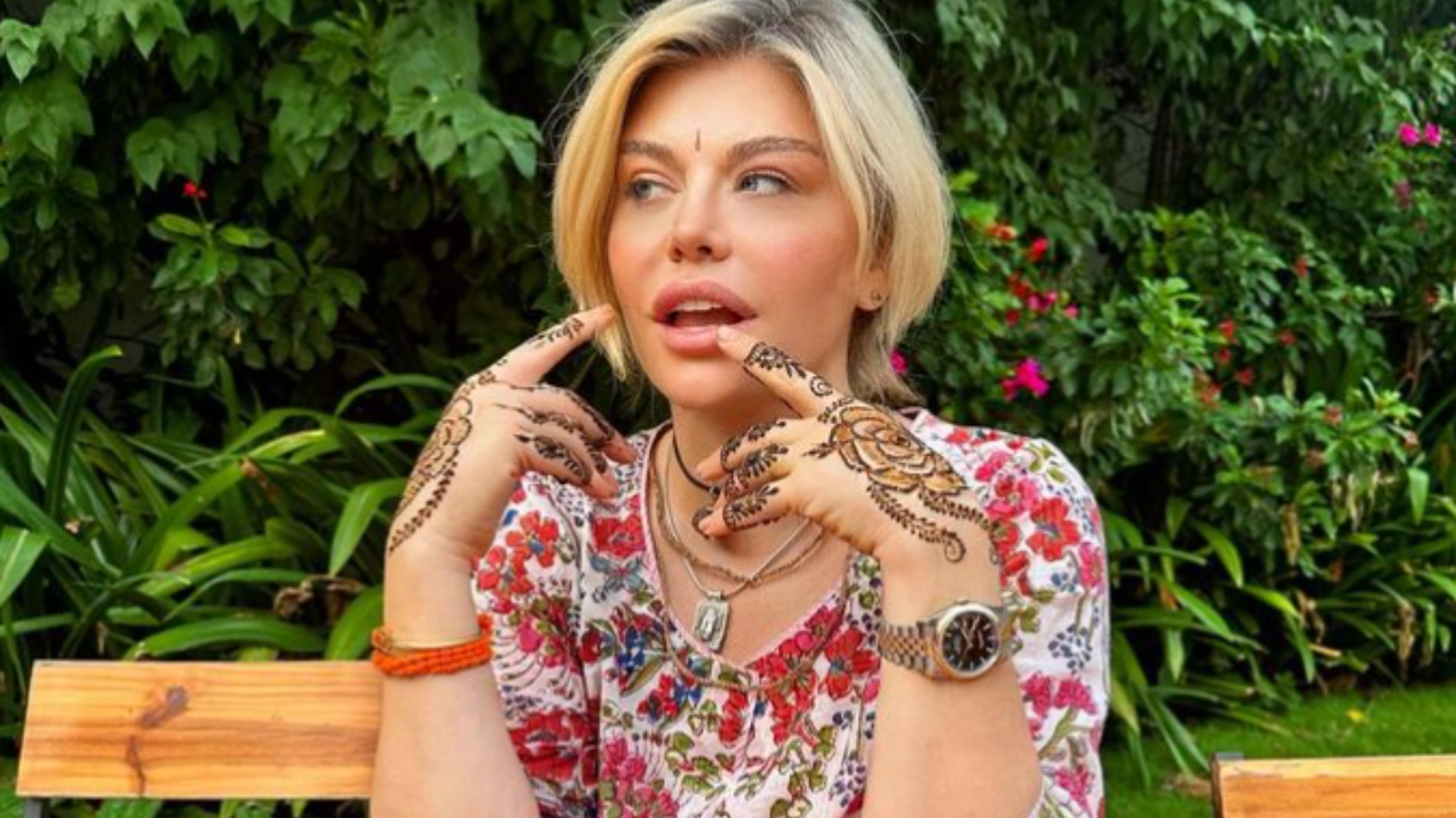 Loredana Groza, apariție de senzație în costum de baie! Cum arată artista fără photoshop