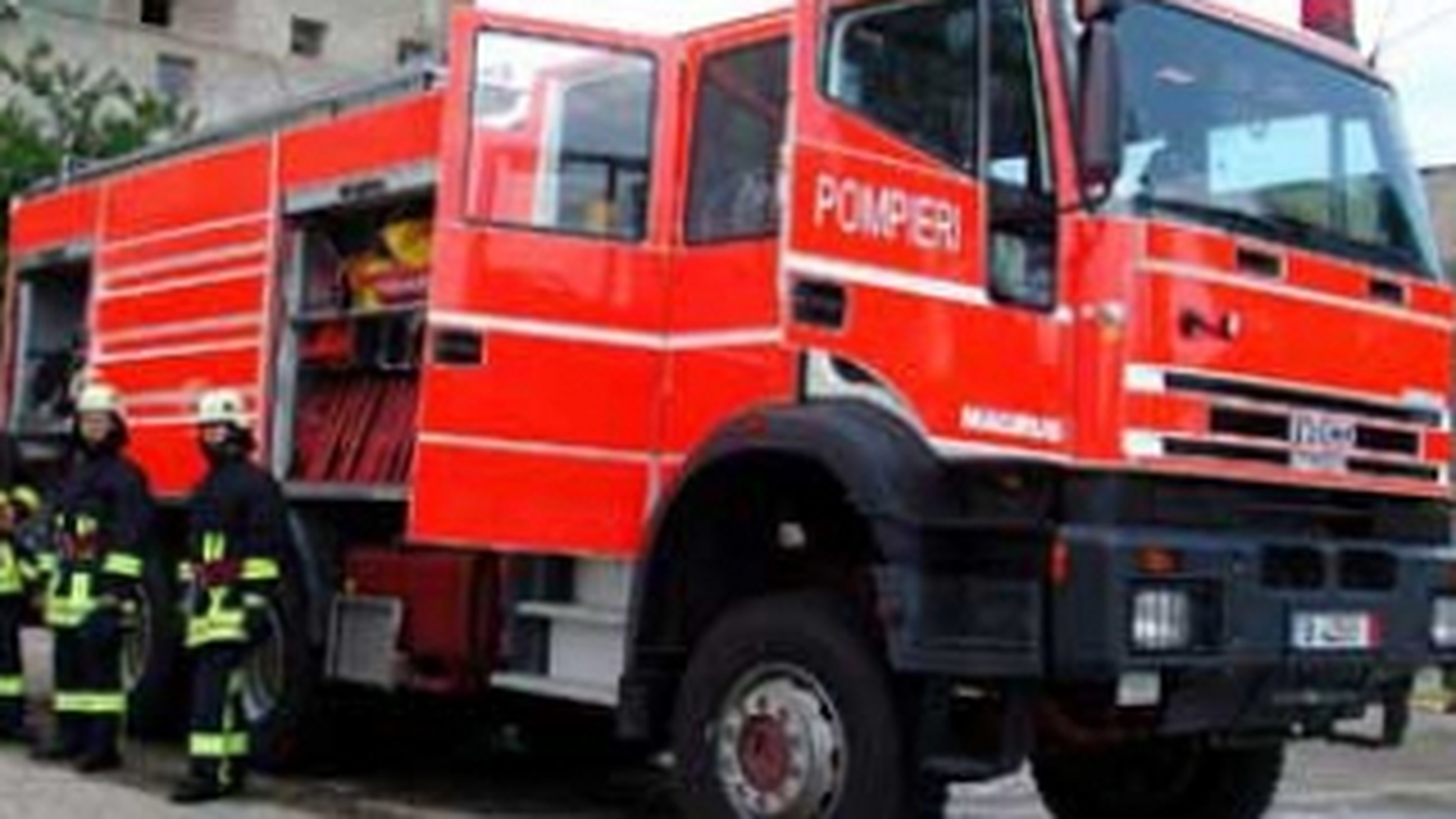 VIDEO Incendiu intr-un bloc de locuinte pe soseaua Stefan cel Mare din Bucuresti