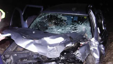 Ucisa intr-un accident de masina provocat de iubitul ei! I-a intrat o bara metalica in cap!