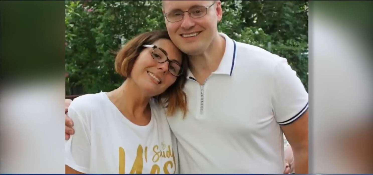 O femeie din Boston nu a știut că e însărcinată și a născut bebelușul în toaleta de acasă: “Am fost șocați, nu ne așteptam”. Melissa a confundat durerile travaliului cu cele de rinichi | FOTO