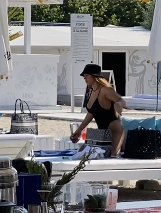 Andra Volos, o apariție răvășitoare pe plaja din Mamaia