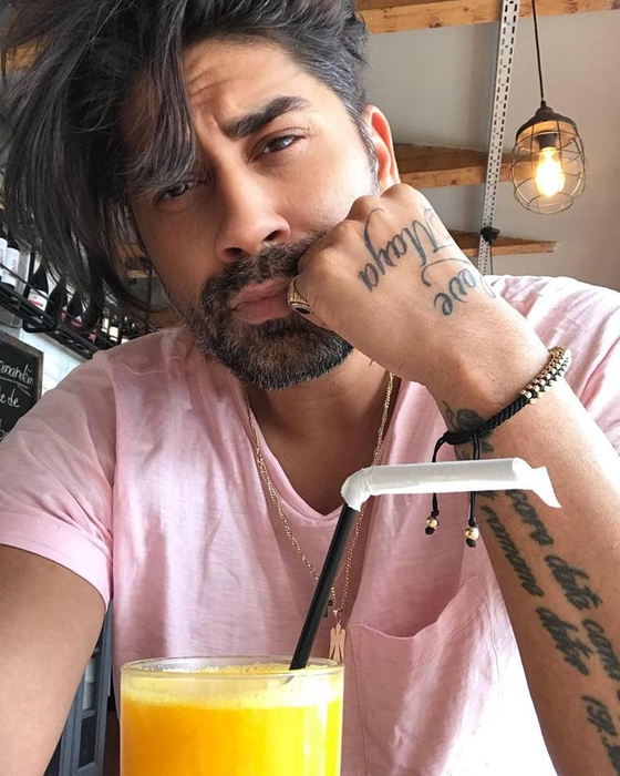 Connect-R l-a ajutat pe un artist cunoscut de la noi să nu divorțeze. Metoda inedită care a funcționat