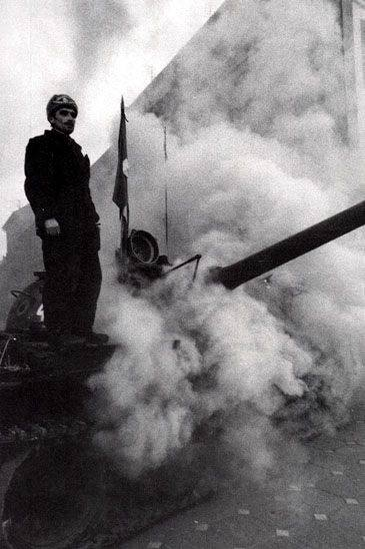 Imagini rare de la Revoluție. Ce s-a întâmplat, de fapt, în decembrie 1989