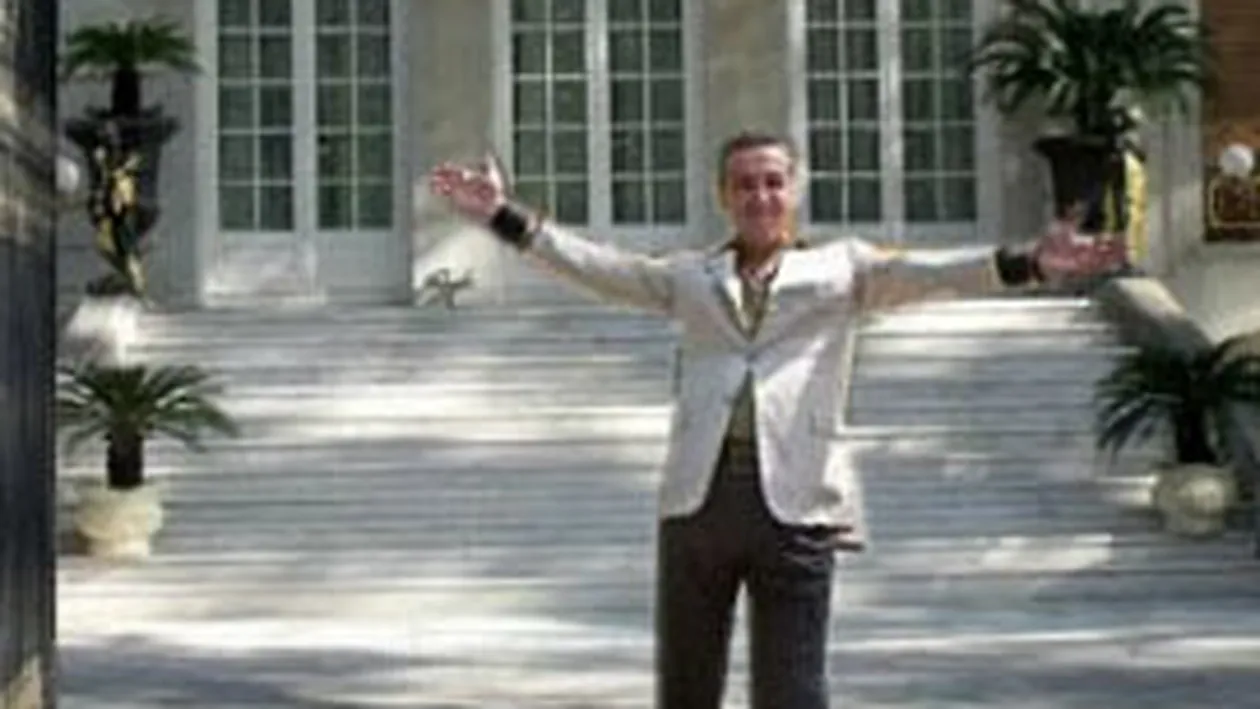 Ce a apărut la poarta lui GIGI BECALI, după mesajul în care a anunţat că este în concediu!