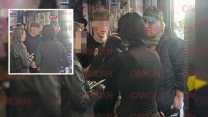 Celebra Nikita şi-a încordat muşchii şi i-a luat la rost pe fani. După un an de absenţă, femeia care l-a refuzat pe Michele Morrone a revenit în România
