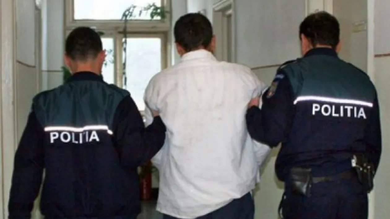 Poliţist atacat cu sabia, în Arad. De la ce a pornit totul