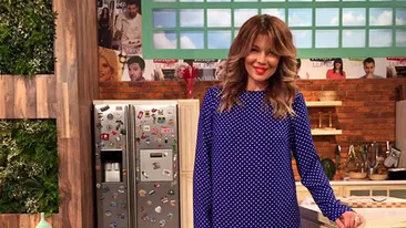 Gina Pistol e cocos in casa lui Alin! Blonda e fata buna la toate