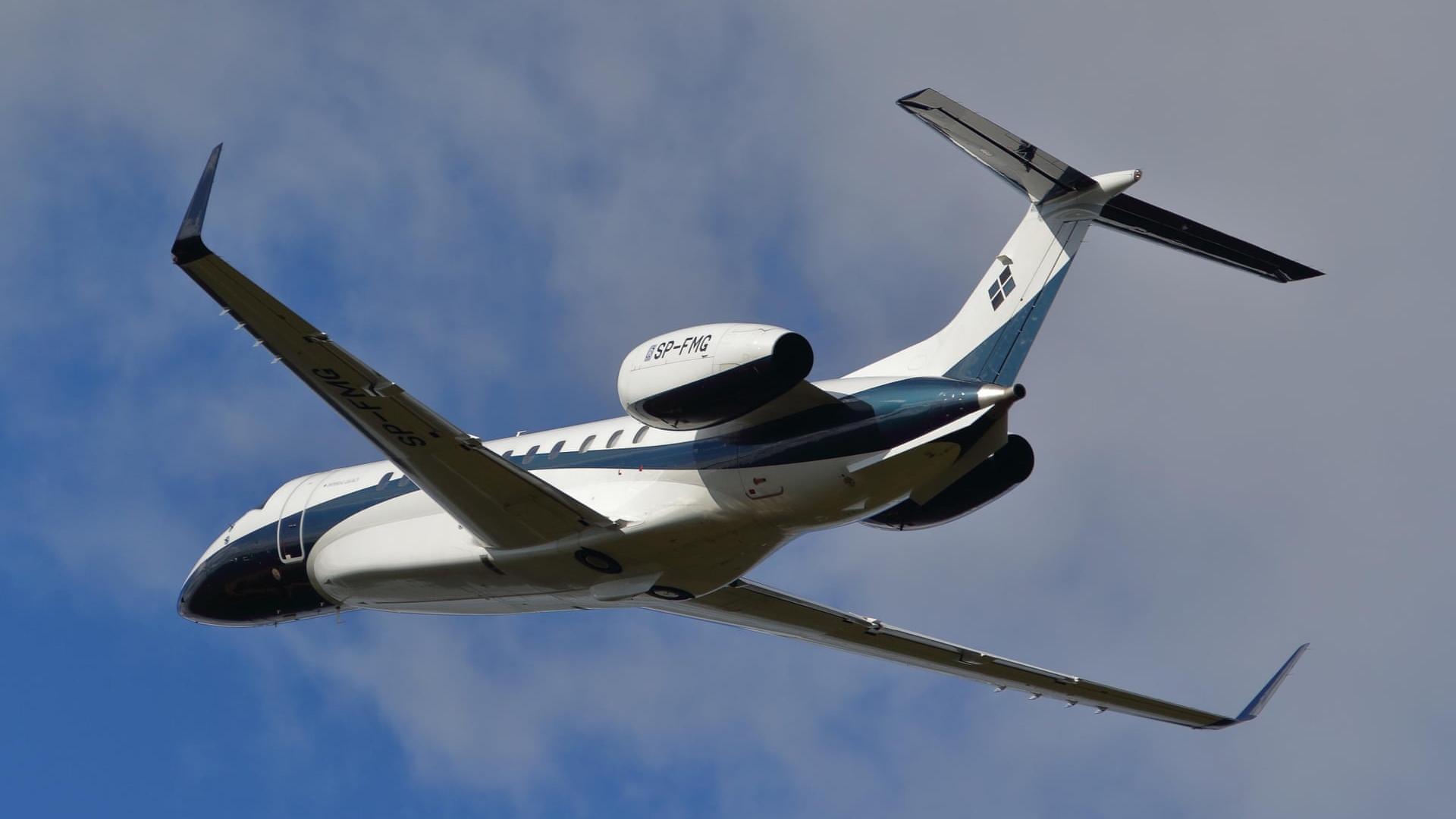 Un avion privat care zbura din Londra către Coasta de Azur a fost întors de poliție. În aeronavă se aflau și români