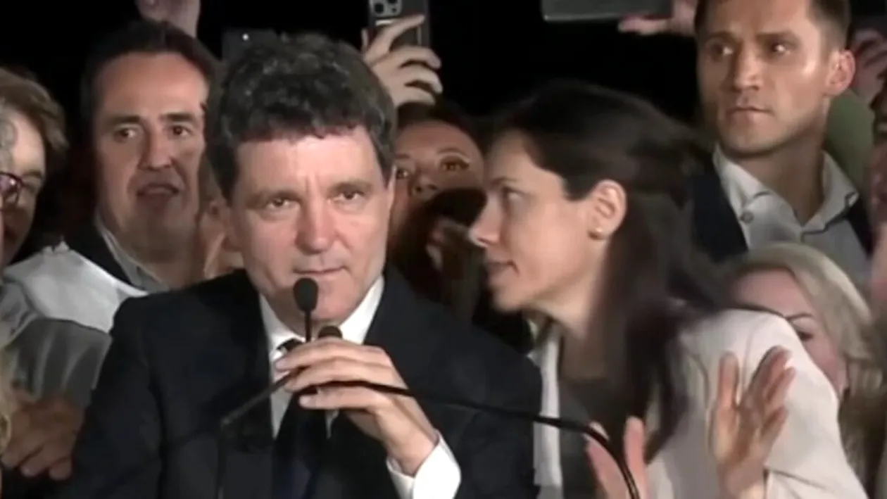 Ce i-a șoptit la ureche Mirabela Grădinaru lui Nicușor Dan, după ce partenerul ei a câștigat alegerile prezidențiale 2025