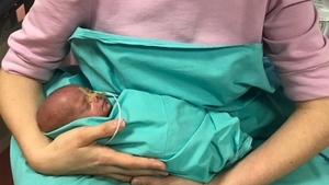 Caz ireal în maternitate. O româncă pe nume Ionela a născut un bebeluș microsom. Medicii au crezut că nu văd bine
