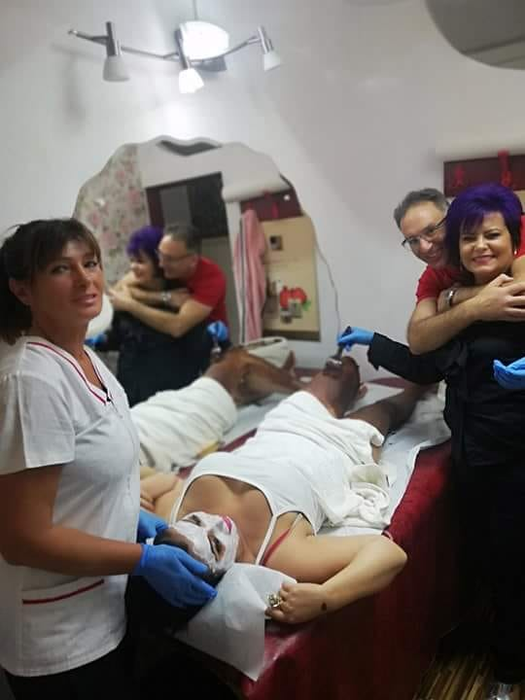 Adriana Bahmuțeanu scapă de energiile negative cu ajutorul unui ritual care le dă fiori unora