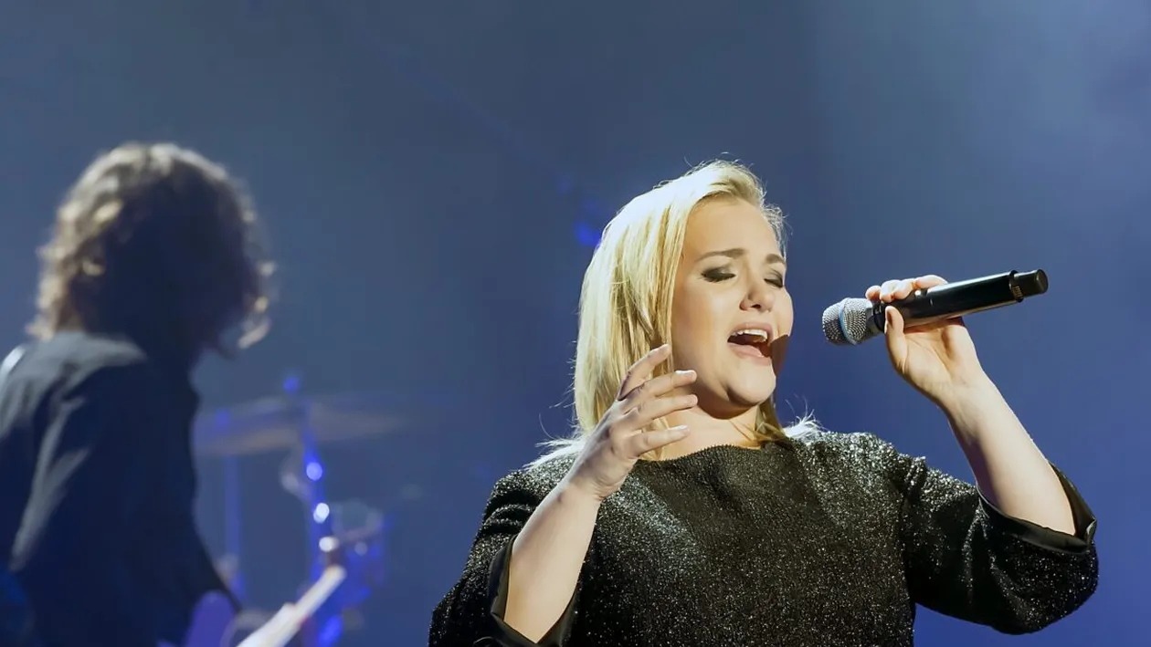 Adele, de nerecunoscut la Marele Premiu al Marii Britanii de Formula 1. Fanii au remarcat imediat schimbarea