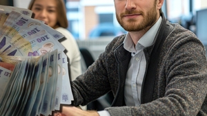 Românul cu cel mai mare salariu de la noi. Pentru ce ia 33.000 în fiecare lună