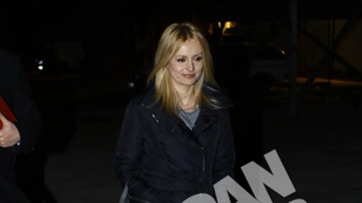 Vezi cum s-a imbracat Simona Gherghe si a ajuns la rubrica prost imbracati: O combinatie lipsita de orice fel de noima, gust si sens