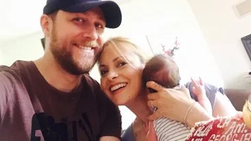 Simona Gherghe, ajutată de mama ei să o crească pe micuţa Ana! Ce surpriză i-a făcut vedetei