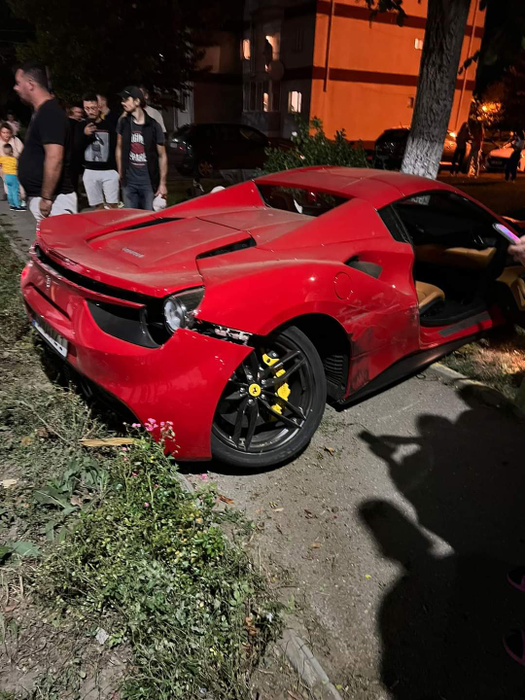 Fratele lui Tzancă Uraganu, implicat într-un accident grav. Miraj Tzunami a făcut praf bolidul de sute de mii