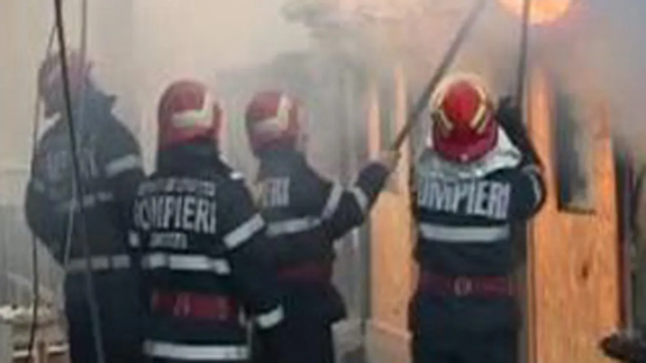 VIDEO Flacari de cativa metri in statiunea Eforie Nord!