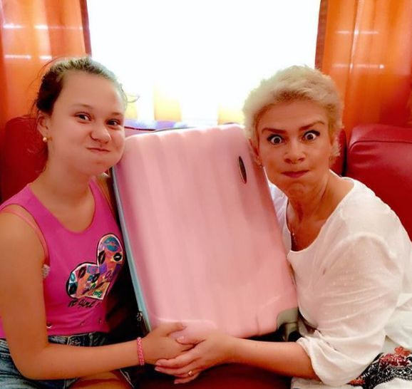 Teo Trandafir i-a spus fiicei ei că este adoptată, în direct! Reacţia ei a lăsat-o fără cuvinte: „Eu n-aş putea să-i spun mamă”