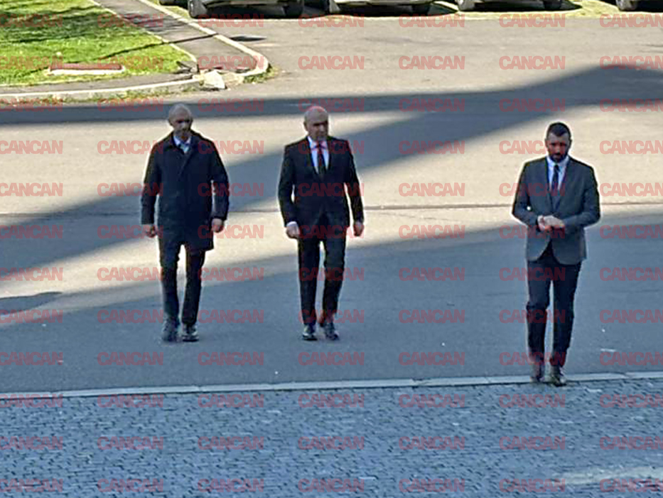 Politicieni, foști jucători și sute de fani își iau rămas bun de la Mircea Lucescu. Ultima zi de omagiu pe Arena Națională