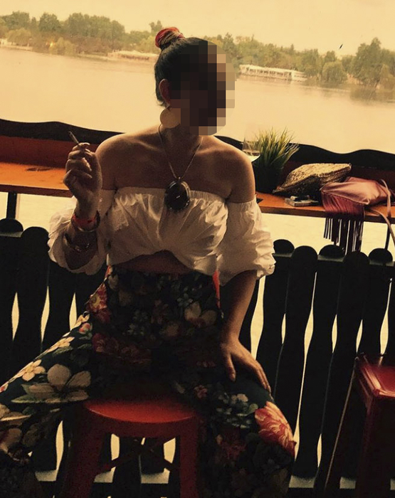 Fashionista care a rămas cu sânul pe afară la Gala Elle este o tânără sexy