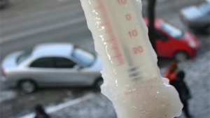 E ger de crapa pietrele! Cea mai scazuta temperatura: -23,6 grade! Vezi cand se mai incalzi