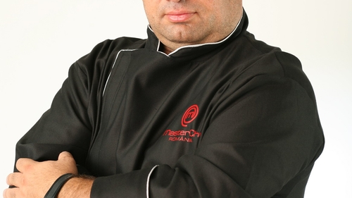 Dur si intransigent, Chef Scarlatescu a sters pe jos cu concurentii de la Masterchef. Vezi cum se comporta cu angajatii sai