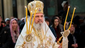 Mesajul de Crăciun al Patriarhului Daniel pentru credincioși: „Poporul român este îndoliat și întristat”