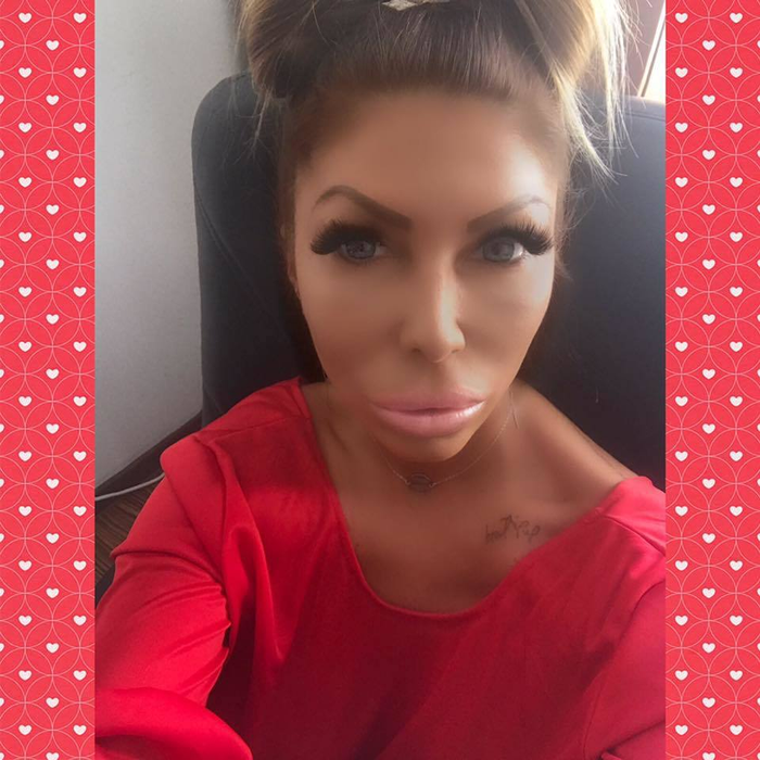 ”Prinţesa Îngheţatei” este adepta unui look super-exotic