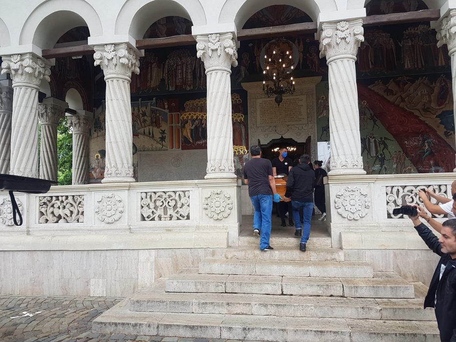 Ce scrie pe crucea lui Costin Mărculescu. Greşeala cutremurătoare făcută de apropiaţi