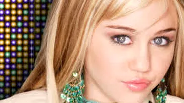 Miley Cyrus isi SOCHEAZA din nou fanii: ASA trebuie sa inceapa o zi perfecta! Uite cum s-a fotografiat in PAT, de ziua ei