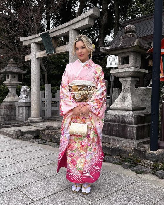 Iasmina a ales să poarte kimono pentru a intra în spiritul japonezilor.