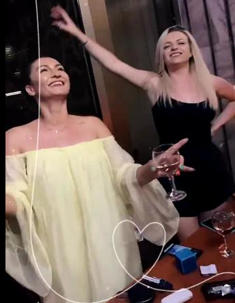 Concurenții de la ”Splash-Vedete la apă” o țin numai în petreceri după filmări