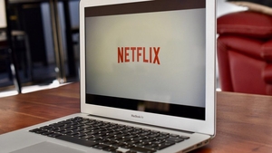 Ce filme și seriale Netflix apar în luna mai. Iată lista completă