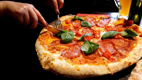 Coşmar pentru o familie de români aflată în vacanță, în Italia! Ireal ce au pățit, la scurt timp după ce au fost să mănânce o pizza