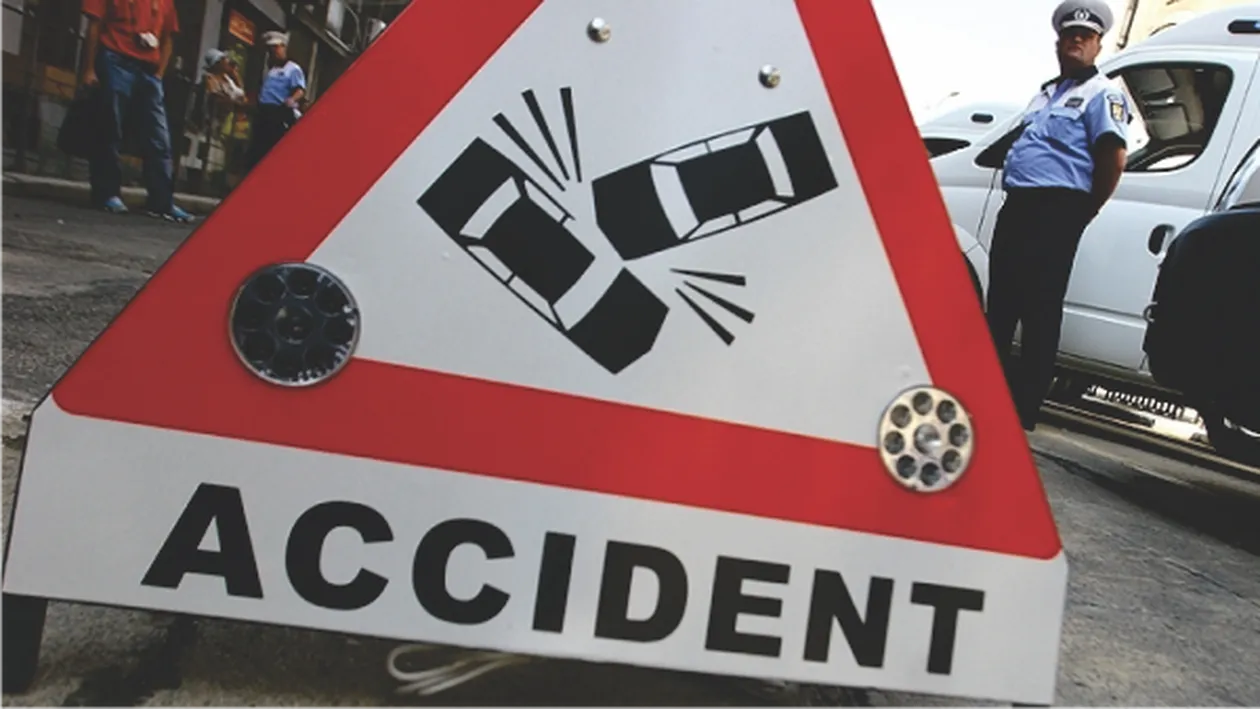 Accident spectaculos în Cluj! Trei persoane rănite după ce maşina în care erau s-a răsturnat