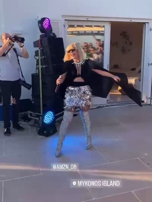 Loredana Groza, spectacol la Mykonos