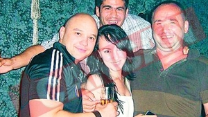 A intrat in club imbracat in sortul Universitatii