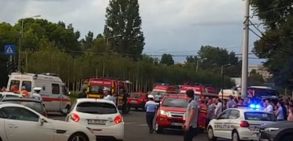 Accident violent în Capitală. Un șofer a lovit mai mulți pietoni! Printre victime se numără o fetiță de 5 ani