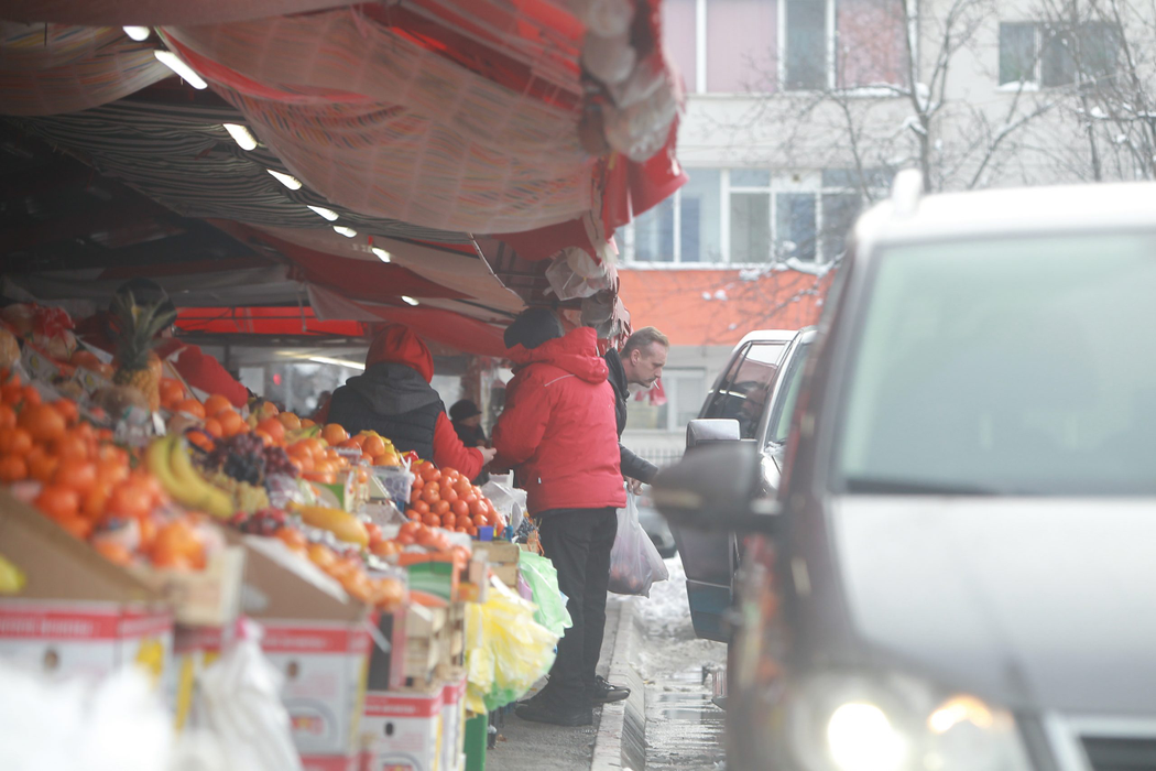 Gigi Nețoiu a făcut piața, ajutat de șoferul său