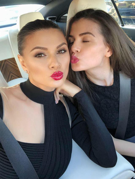 Monica Gabor s-a separat de Mr. Pink? Unde a plecat alături de Ramona, sora ei, după vacanța din Mykonos