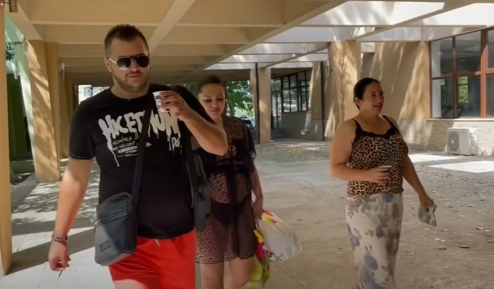 Anca de la Strehaia și familia, în stațiunea Mamaia! Imagini inedite de pe litoral. FOTO