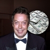 Ce avere avea Tim Curry, de fapt. Cine ar putea putea să o moștenească