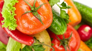 Ardeiul, strugurii si bananele, cele mai daunatoare alimente tratate cu pesticide